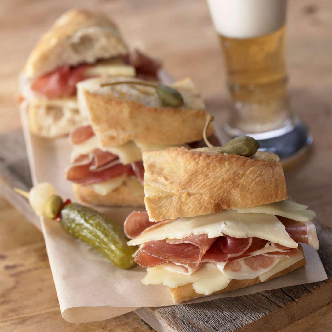 Сэндвич с хамоном image
